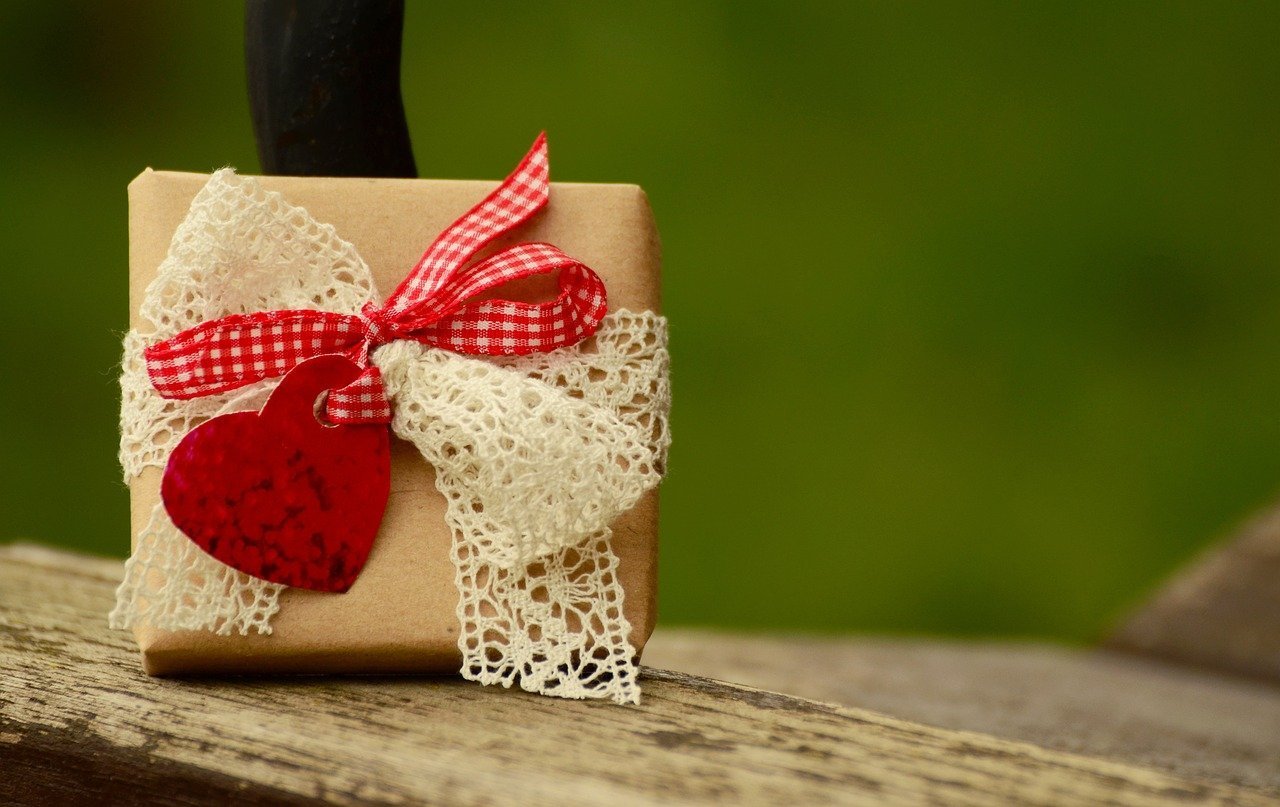 gift, date of birth, ribbon